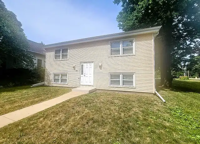 Property at 1106 N Mclean St Unit 4, Bloomington, IL, 61701, 1 bed, 1 bath, [object Object]