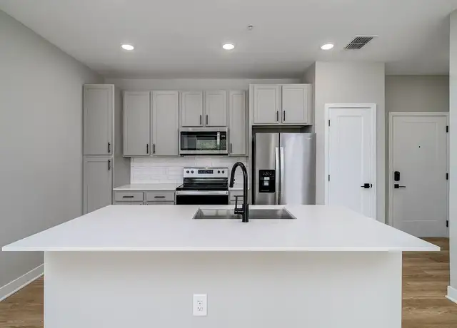 Photo of 795 Ironwood Flats Cir, Brandon, FL 33511