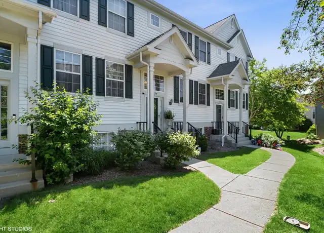 Property at 1094 Manchester Cir, Grayslake, IL, 60030, 3 beds, 2.5 baths, [object Object]