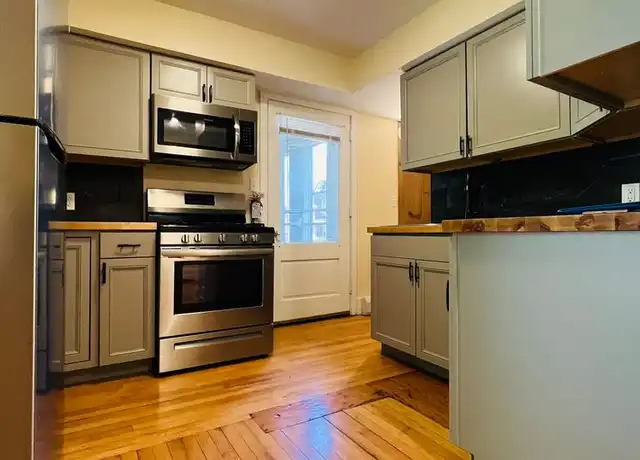 Property at 244 Maple St #3, Burlington, VT, 05401, 4 beds, 1 bath, [object Object]