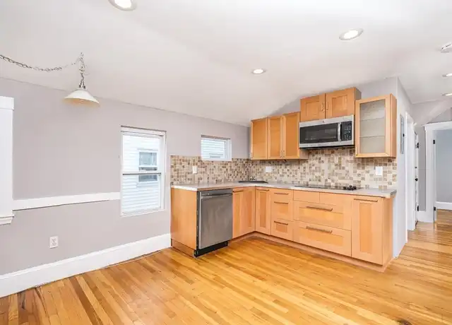 Property at 41 Oliver St Unit 3, Everett, MA, 02149, 2 beds, 1 bath, [object Object]