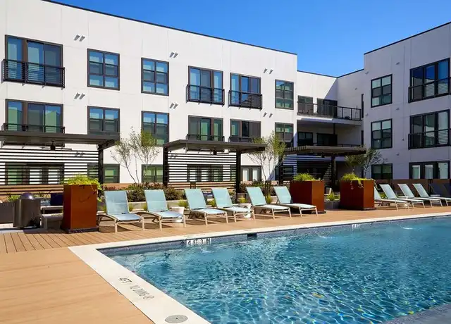 Property at 1013 S Pearl Expy Unit A2-08, Dallas, TX, 75201, 1 bed, 1 bath, [object Object]