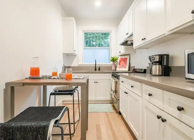Property at 29 Navy Creative Lofts - 29 Navy St, Venice, CA, 90291, 0 beds, 1 bath, [object Object]