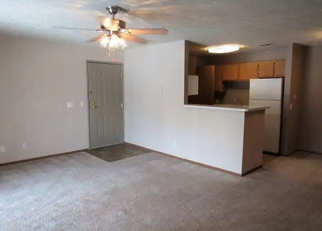 Property at 15551 Adams St Unit 07-302, Omaha, NE, 68137, 1 bed, 1 bath, [object Object]
