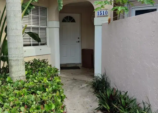 Property at 1510 Springside Dr, Weston, FL, 33326, 3 beds, 2 baths, [object Object]