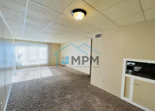 Property at 900 Riverside Dr, Monroe, LA, 71201, 3 beds, 2 baths, [object Object]