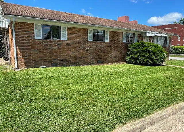 Property at 1449 10th Ave, Huntington, WV, 25701, 4 beds, 1 bath, [object Object]