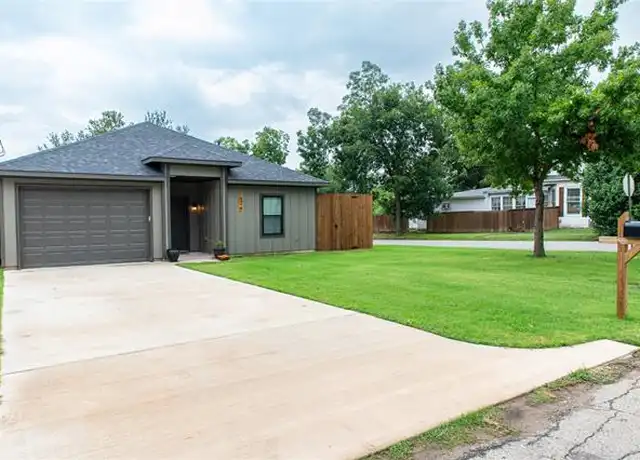 Property at 634 W Owings St, Denison, TX, 75020, 3 beds, 2 baths, [object Object]