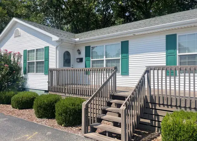 Property at 501 Lee St Unit B, Martin, TN, 38237, 2 beds, 2 baths, [object Object]