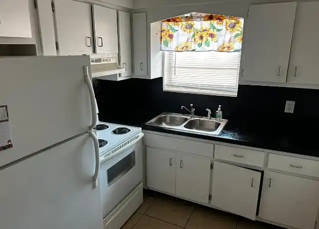 Property at 2817 Van Buren St, Hollywood, FL, 33020, 1 bed, 1 bath, [object Object]