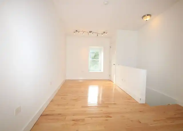 Property at 5226 Ridge Ave Unit 2R, Philadelphia, PA, 19128, 1 bed, 1 bath, [object Object]
