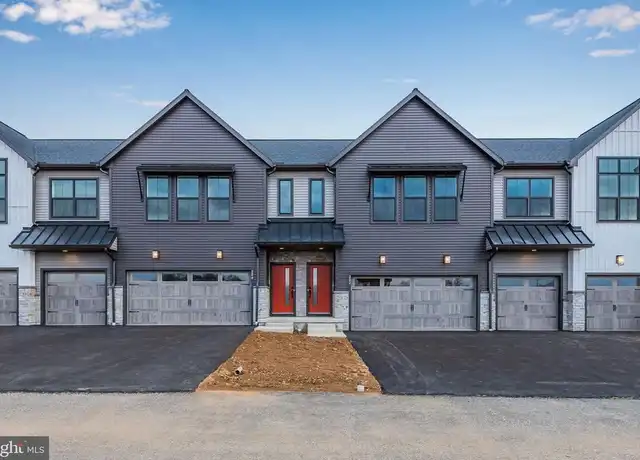 Property at 204 Edge Towne Ln, Mechanicsburg, PA, 17055, 3 beds, 2.5 baths, [object Object]
