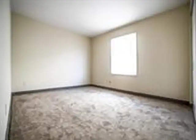 Property at 150 W Lee St, La Grange, KY, 40031, 2 beds, 1 bath, [object Object]