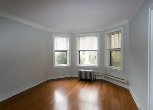 Property at 1127 W Oakdale Ave Unit DS-2, Chicago, IL, 60657, 2 beds, 1 bath, [object Object]