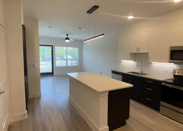 Property at 116 W King St, Burleson, TX, 76028, 1 bed, 1 bath, [object Object]