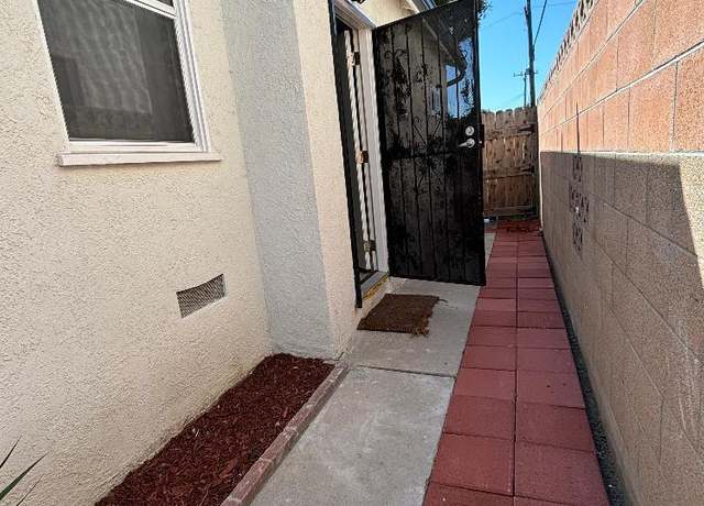 Photo of 1813 E Ezmirlian St, Compton, CA 90221