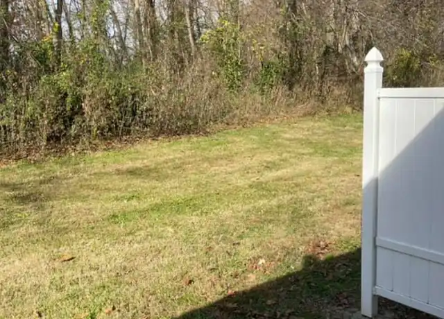 Property at 112 Creekside Dr, Franklin, KY, 42134, 2 beds, 1.5 baths, [object Object]