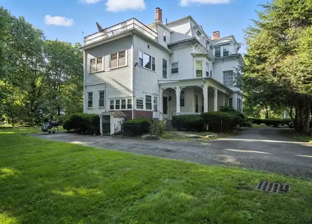 Property at 216 Lowell St Unit 4, Peabody, MA, 01960, 1 bed, 1 bath, [object Object]