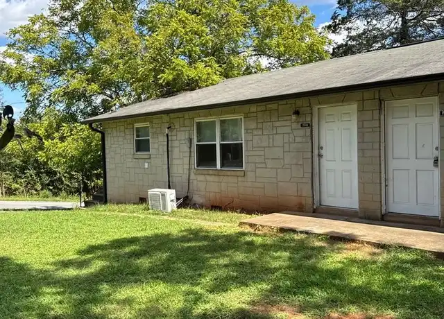 Property at 2964 Old Shelby Rd, Hickory, NC, 28602, 2 beds, 1 bath, [object Object]