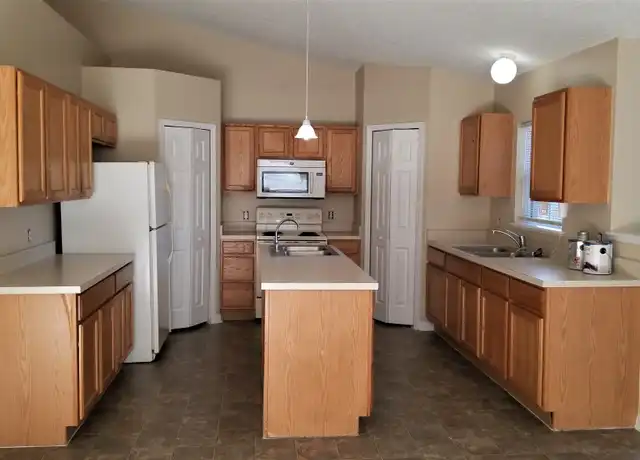 Property at 9140 Blaine Rd, Spring Hill, FL, 34608, 4 beds, 2 baths, [object Object]