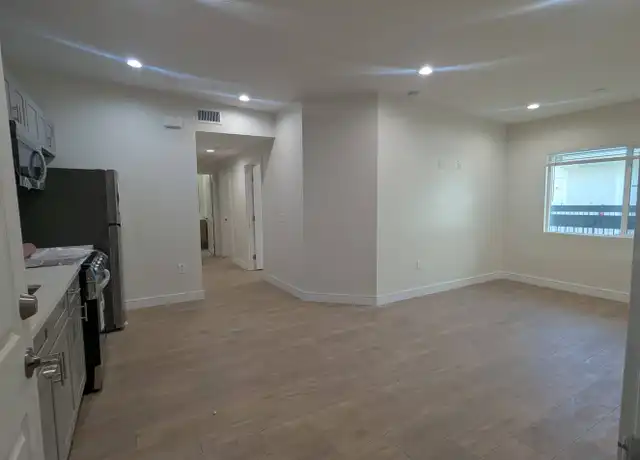 Property at 14411 Vanowen St, Van Nuys, CA, 91405, 2 beds, 2 baths, [object Object]