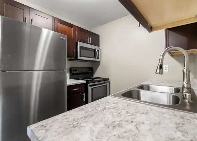 Property at 34th Street Flats - 10233 W 34th St, Minnetonka, MN, 55305, 1 bed, 1 bath, [object Object]