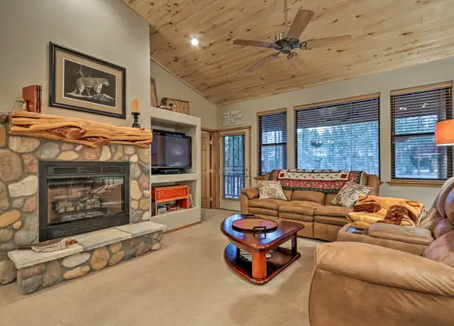 Property at 2601 W Maple Ln, Show Low, AZ, 85901, 2 beds, 2 baths, [object Object]