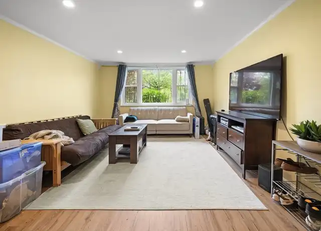 Property at 70 Jamaicaway #1, Jamaica Plain, MA, 02130, 2 beds, 1 bath, [object Object]