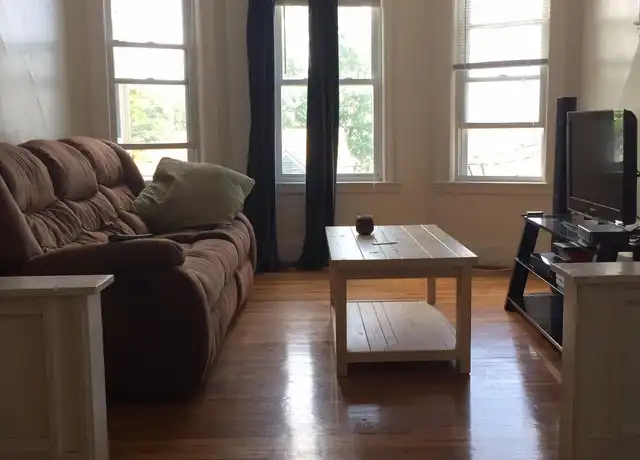 Property at 223 Summer St Unit 3L, Somerville, MA, 02143, 3 beds, 1 bath, [object Object]
