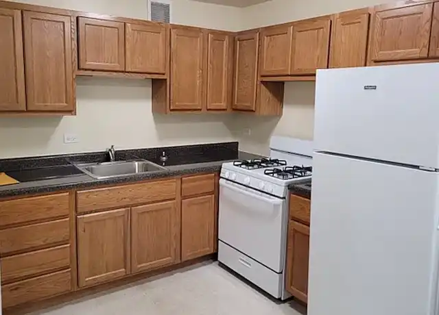 Property at LAKE PARK MANOR - 3625 S Lake Park Ave, Chicago, IL, 60653, 2-4 beds, 1 bath, [object Object]