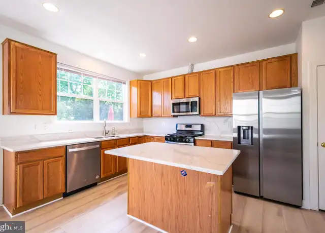 Property at 8199 Glade Bank Dr, Manassas, VA, 20111, 3 beds, 3.5 baths, [object Object]