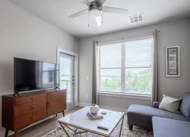 Property at 2413 Race St Unit 1015, Fort Worth, TX, 76111, 1 bed, 1 bath, [object Object]