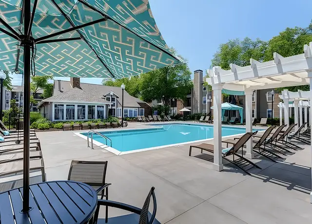 Photo of 1070 W Main St, Hendersonville, TN 37075