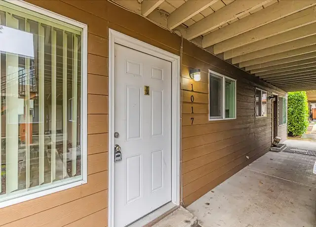 Photo of 1069 Liberty St SE, Salem, OR 97302