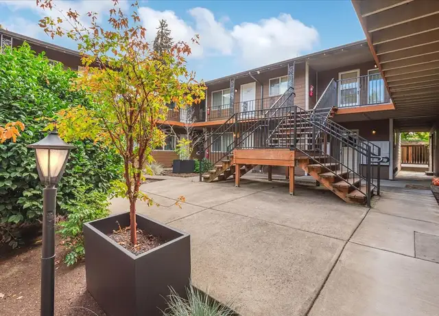 Photo of 1069 Liberty St SE, Salem, OR 97302