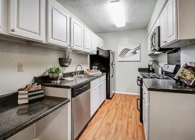 Property at Dunwoody Crossing - 700 Summit Place Dr, Atlanta, GA, 30350, 1-2 bed, 1-2 bath, [object Object]