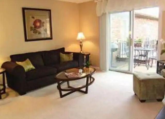 Property at 33 Westgate Rd, Chestnut Hill, MA, 02467, 1 bed, 1 bath, [object Object]