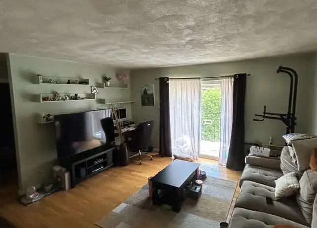 Property at 33 Westgate Rd, Chestnut Hill, MA, 02467, 1 bed, 1 bath, [object Object]