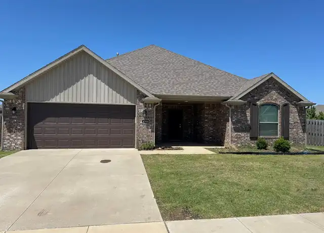 Property at 4304 W Newton Ave, Fayetteville, AR, 72704, 3 beds, 2 baths, [object Object]