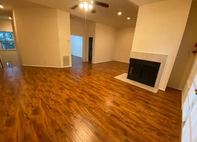 Property at 627 Hawthorne St Unit 12, Houston, TX, 77006, 2 beds, 2 baths, [object Object]