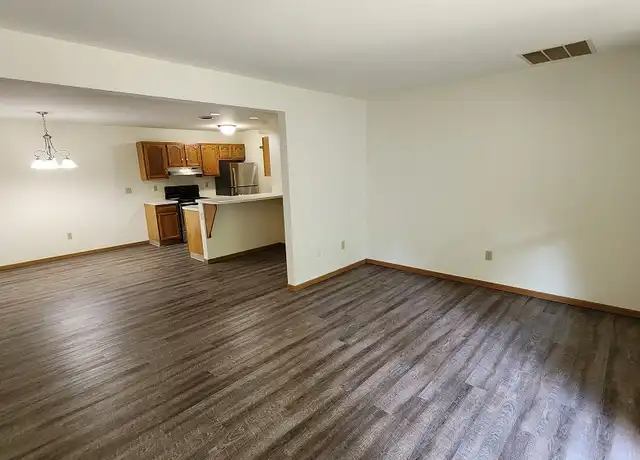 Property at 5005 Taylor Rd, McFarland, WI, 53558, 2 beds, 1 bath, [object Object]