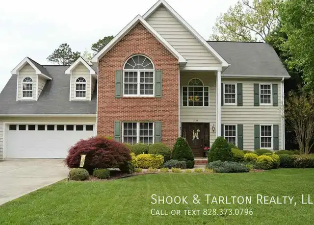 Property at 2133 13th Street Ct NE, Hickory, NC, 28601, 4 beds, 3 baths, [object Object]