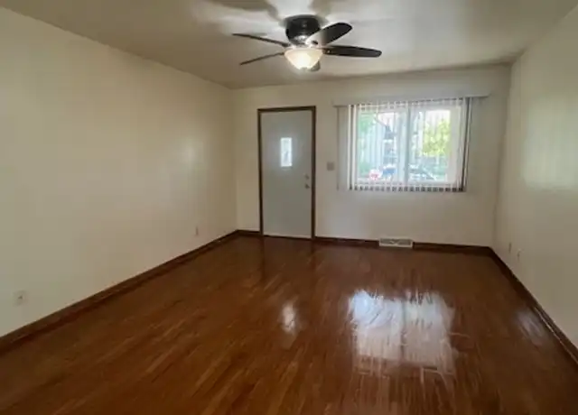 Property at 726 Park Ave Unit 726, Wausau, WI, 54403, 2 beds, 1 bath, [object Object]