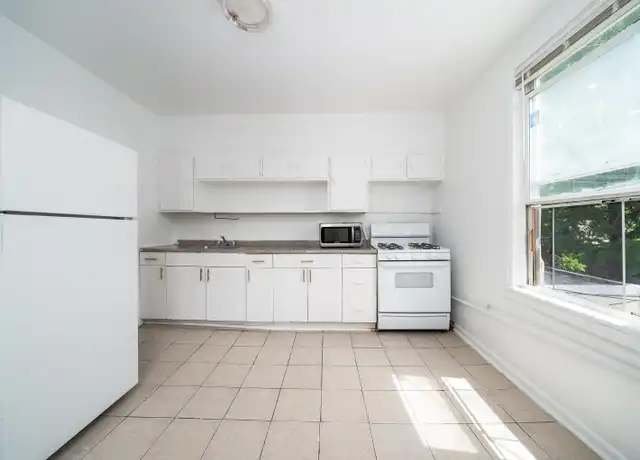 Property at 428 Central Ave Unit 2R, Jersey City, NJ, 07307, 1 bed, 1 bath, [object Object]