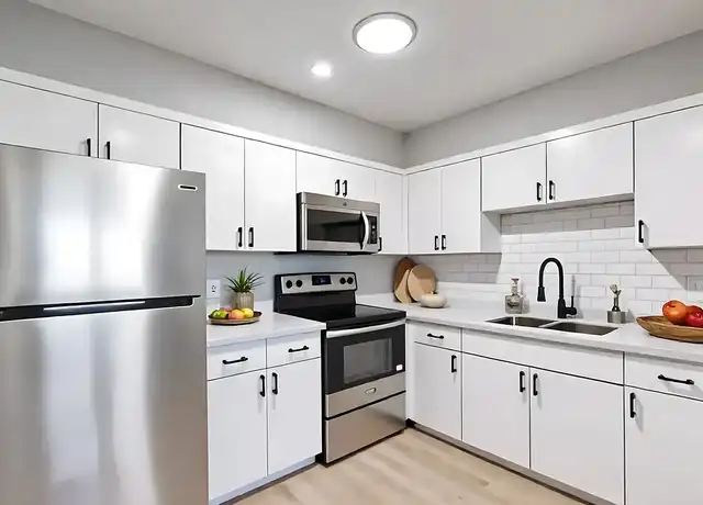 Property at Prime at Gardenside - 2044 Georgian Way, Lexington, KY, 40504, 1 bed, 1 bath, [object Object]