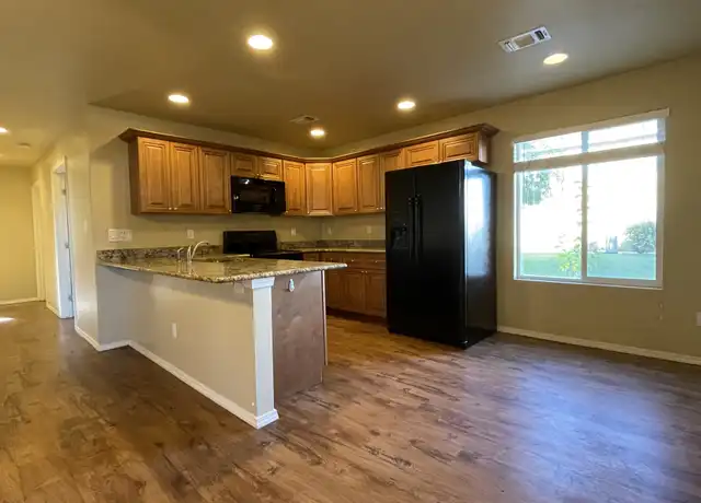 Property at 3300 N Atkinson Ave Unit 5, Roswell, NM, 88201, 3 beds, 2 baths, [object Object]