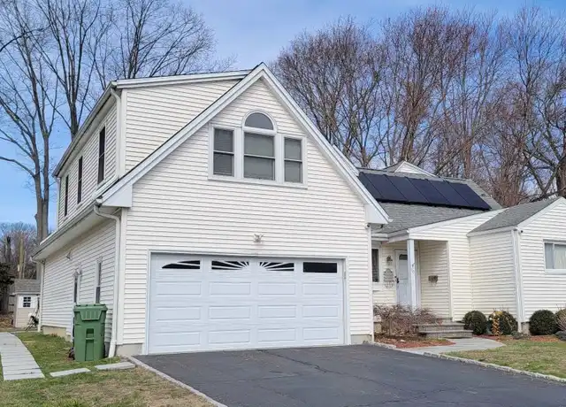 Property at 16 Bonheur Rd, Trumbull, CT, 06611, 2 beds, 1 bath, [object Object]
