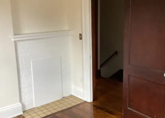 Property at 25 Delaware Ave, Charleston, WV, 25302, 2 beds, 1 bath, [object Object]