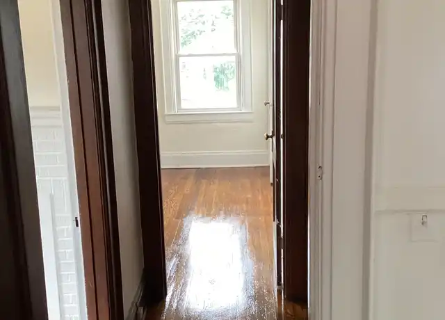 Property at 25 Delaware Ave, Charleston, WV, 25302, 2 beds, 1 bath, [object Object]