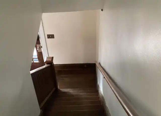Property at 25 Delaware Ave, Charleston, WV, 25302, 2 beds, 1 bath, [object Object]